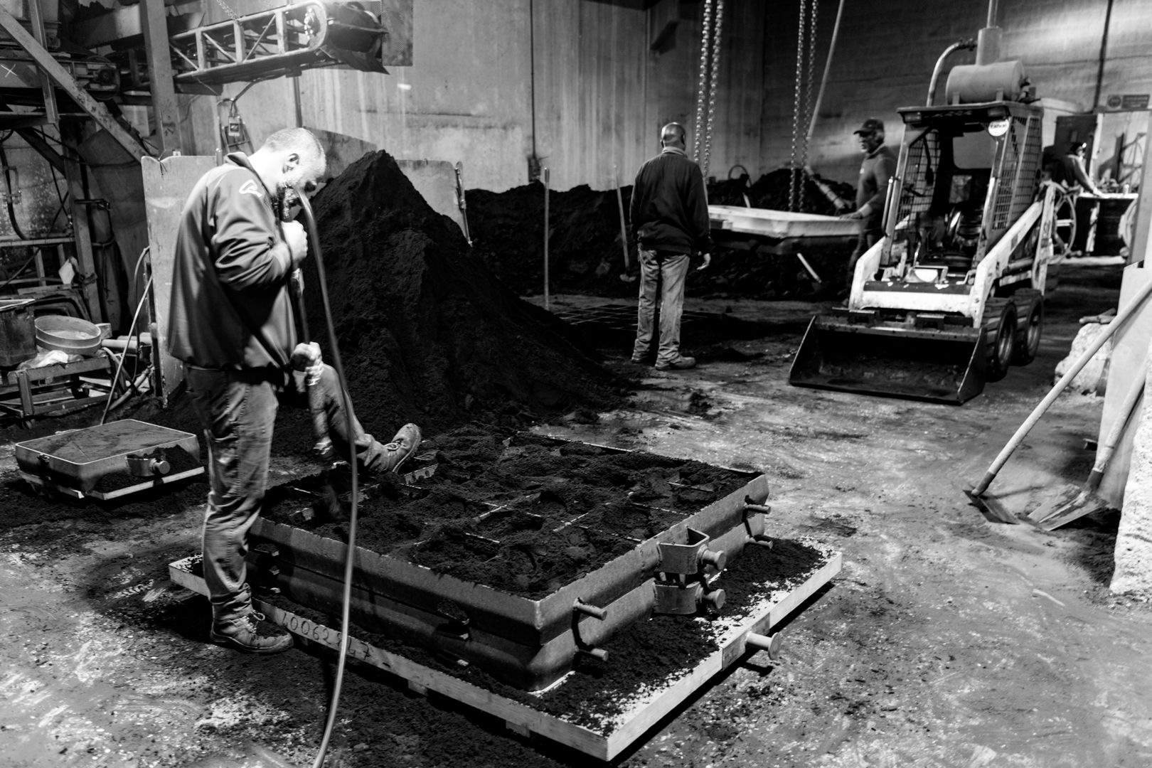 Fusione in terra e sabbia - lavorazione 5